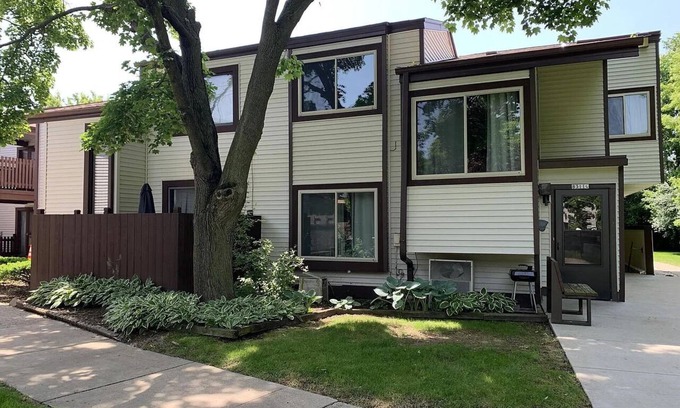 Colgate Condo | Charming 2-bedroom condo with AC, WiFi in delightful Suburban Milwaukee