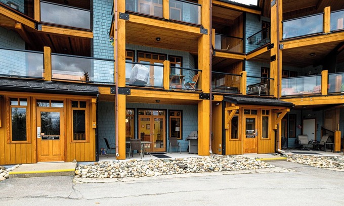 Kootenay Boundary Condo | Charming 2-bedroom condo!