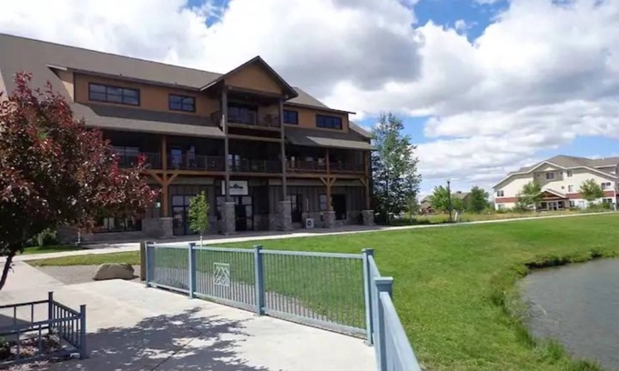 Bozeman Condo | Charming 2-bedroom condo in wonderful Belgrade with lots of outdoor activities!