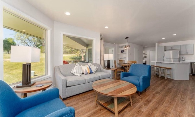 Wapato Point Condo | Charming 2-bedroom condo in Manson with all Resort Amenities - Lake View!