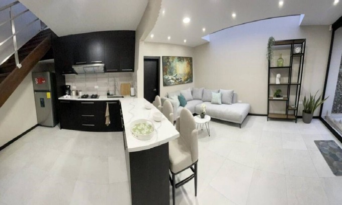 Cuenca Apartment | Charming 2-bedroom corp. apartment in enchanting Cuenca with WiFi CASA COLIBRI
