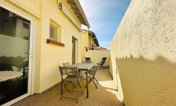 Port-Vendres House | Charming 2-Bedroom House with Terrace, Steps from Quays and Beaches in Port-Vendres