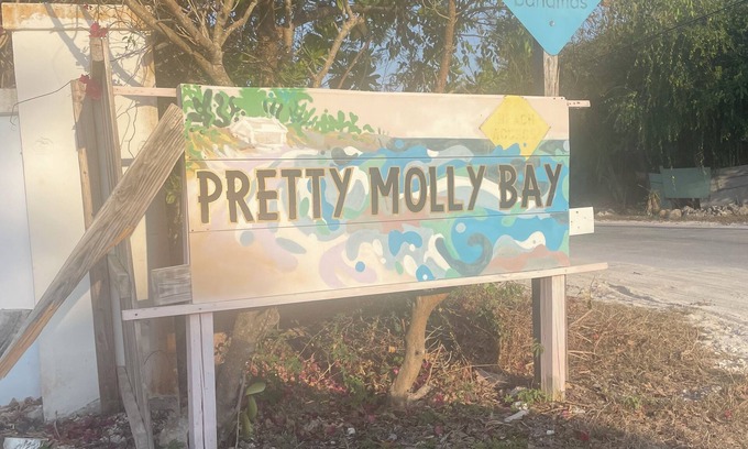 Tar Bay House | Charming 2-bedroom house with WiFi, AC in lovely Rolleville