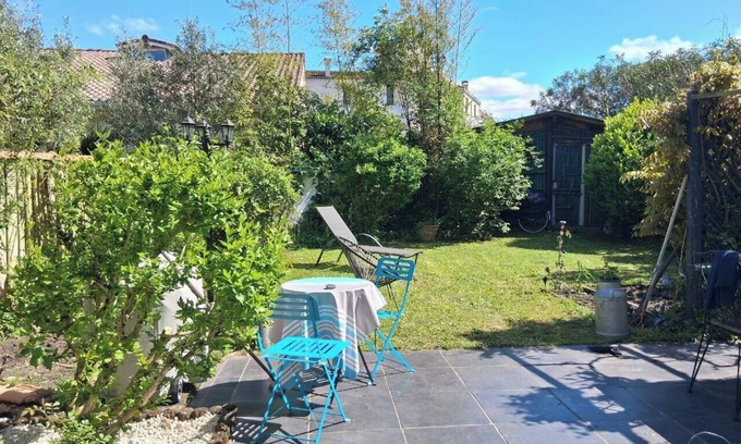 Le Bouscat House | Charming 2-bedroom house in tranquil Le Bouscat with WiFi
