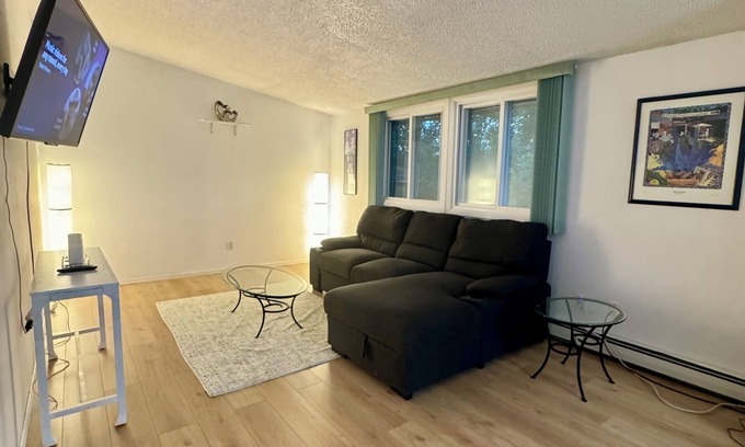 Sand Lake House | Charming 2-bedroom house in Anchorage for a cozy getaway
