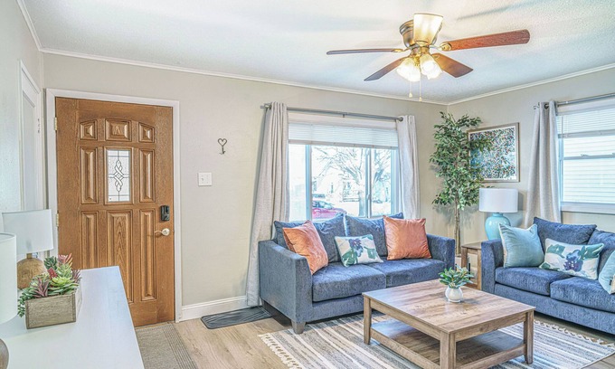 Champaign House | Charming 2-bedroom house with WiFi, AC in welcoming Champaign