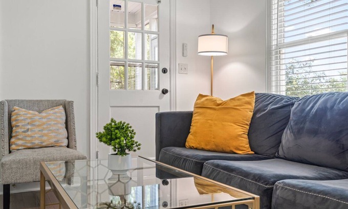 Charlotte House | Charming 2-bedroom home 5 minutes from Uptown, South End, and the CLT Airport!