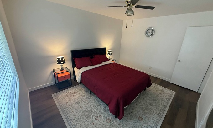 Arlington House | Charming 2-bedroom house in lovely Riverside with AC