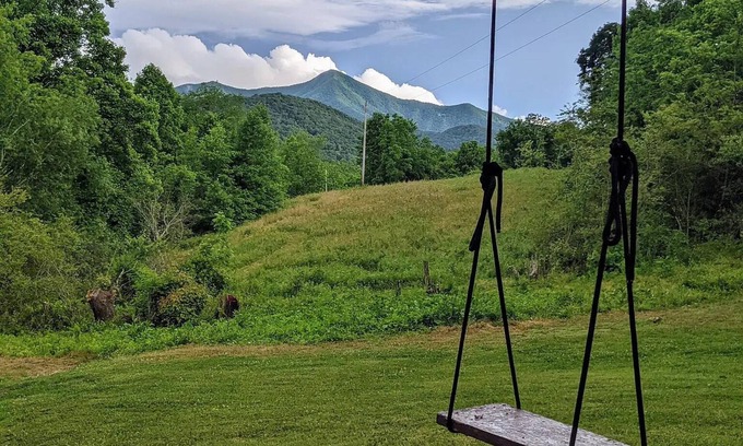 Candler Ski Chalet | Charming 2-bedroom horse farm chalet in peaceful Candler, Mt Pisgah views