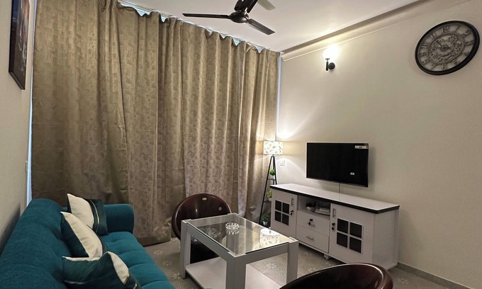 Candolim House | Charming 2-bedroom house with AC, WiFi in marvelous Candolim