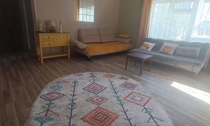 Marmaris City Center House | Charming 2-bedroom house with WiFi and AC in awesome Marmaris