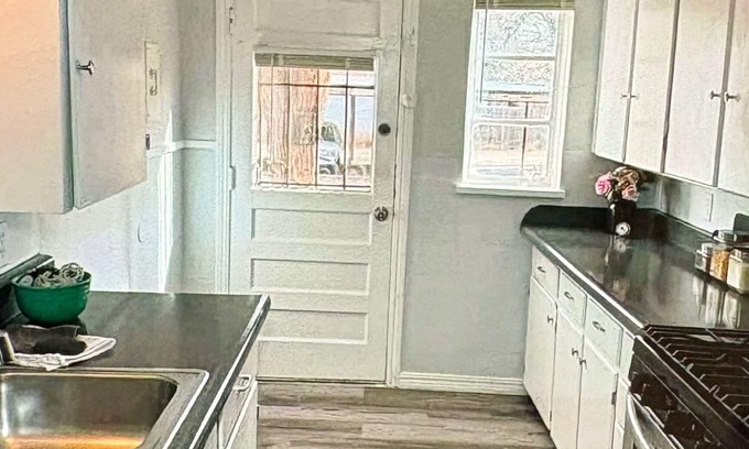 Amarillo House | Charming 2-bedroom house with WiFi and AC in tranquil Amarillo