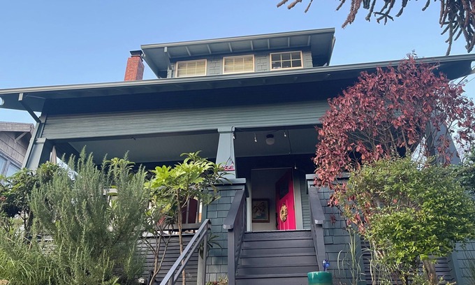 Alberta Arts District House | Charming 2-bedroom house with WiFi and AC in delightful Portland
