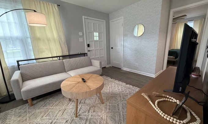 Fremont House | Charming 2-bedroom house in welcoming Fremont with AC