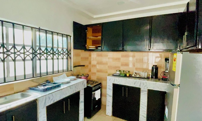 Kumasi House | Charming 2-bedroom house close to Santasi-Kumasi. Free WiFi in an Exclusive Area