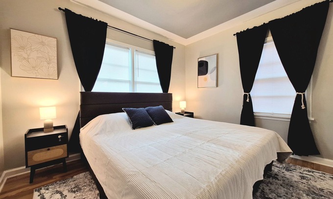 Veterans Park House | Charming 2-bedroom house with WiFi, AC in delightful Boise close to downtown