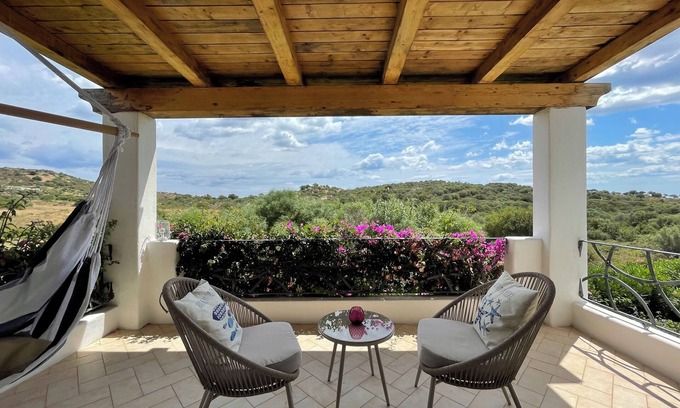 Case Peschiera-Lu Fraili Apartment | Charming 2-bedroom apartment in San Teodoro with AC, WiFi