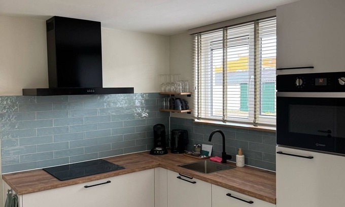 Westkapelle House | Charming 2-bedroom house with WiFi and AC in adorable Westkapelle