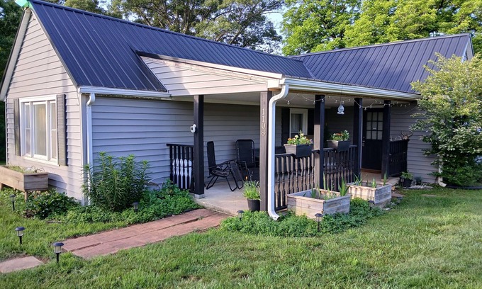 Bedford Cottage | Charming 2-bedroom private cottage, pet friendly, great location, no pet fees!