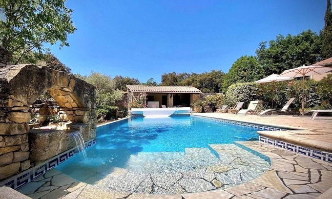 Venasque Cottage | Charming 2-bedroom Provencal Cottage in Peaceful Venasque with Heated Pool