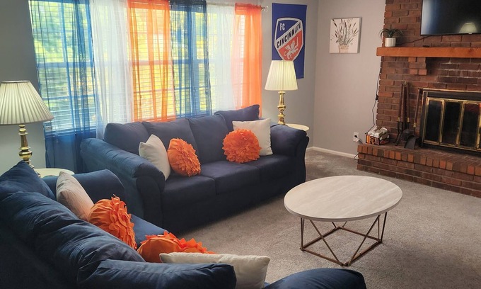Westwood House | Charming 2-bedroom townhome with WiFi, AC in gorgeous Cincinnati