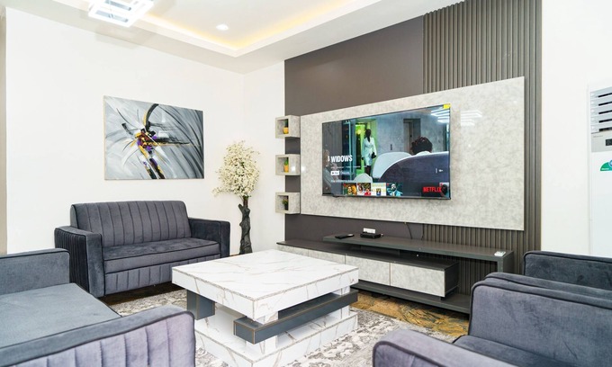 Wuse 2 Apartment | Charming 2-Bedroom Terrace in the Heart of Wuse 2 -Your Perfect Getaway!