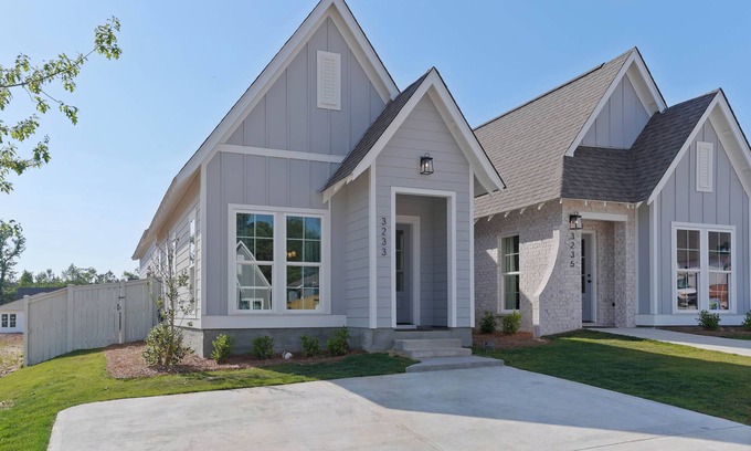 Auburn - Opelika House | Charming 2-bedroom townhome with WiFi and AC in Auburn