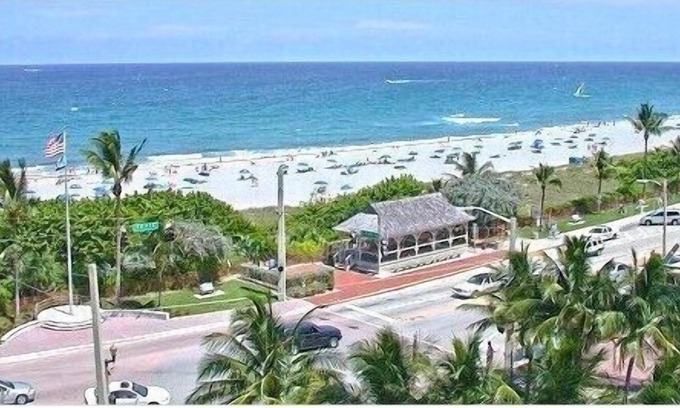 Lake Ida Shores House | Charming 2 Bedroom Downtown Delray Beach Cottage