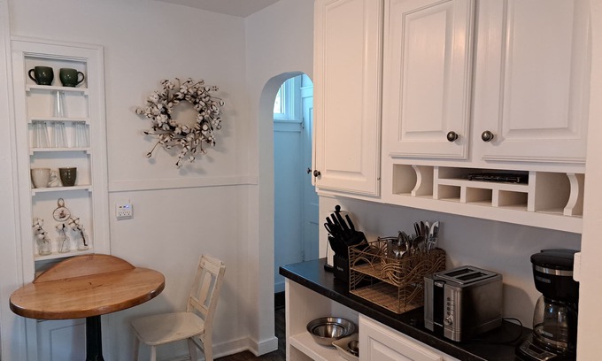 Fort Madison Cottage | Charming 2-bedroom cottage with WiFi, AC in enjoyable Fort Madison
