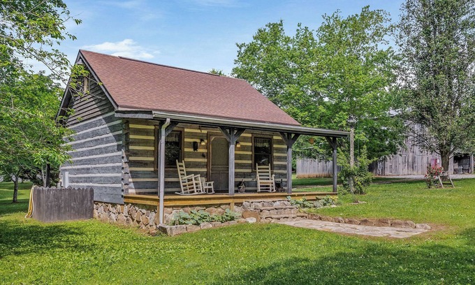 McMinnville Cabin | Charming 2 Bedroom Cabin in Nature with Antique Furnishings, Fire Pit, and More!