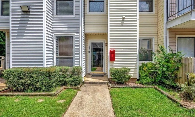 Nacogdoches House | Charming 2-bedroom Townhome - Close to SFA