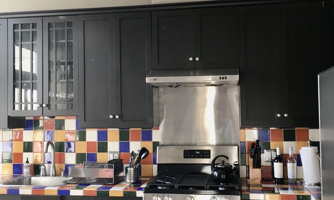Pacific Heights Apartment | Charming 2 Bedroom Victorian top floor private apartment in Pacific Heights home