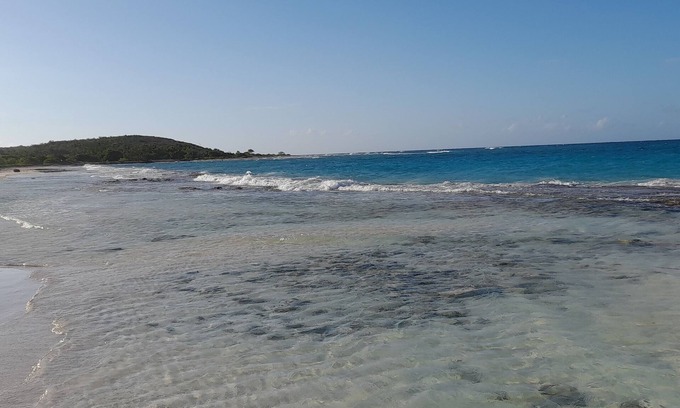 Silver Sands Villa | Charming 2-bedroom villa in amazing Duncan Bay. Quick walk to the beach.
