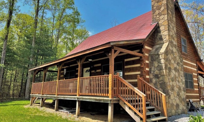 Del Rio Cabin | Charming 2 Bedroom with Loft Bedroom in the Beautiful Smokey Mountains!nn