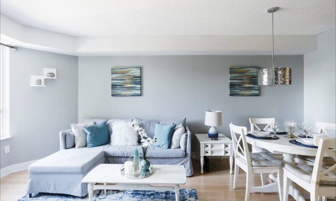 Toronto Entertainment District Hotel | Charming 2 Bedrooms Condo in Prime downtown location