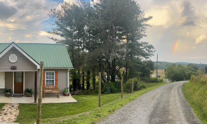 Old Town Cottage | Charming 2-BR cottage in Galax with WiFi, AC. Close to Blue Ridge Parkway