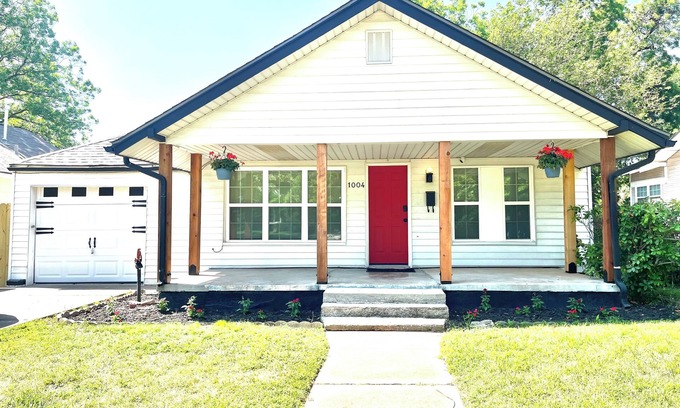 Lawton House | Charming 2-BR Home in Lawton’s Historic Old Town North, Minutes from Fort Sill