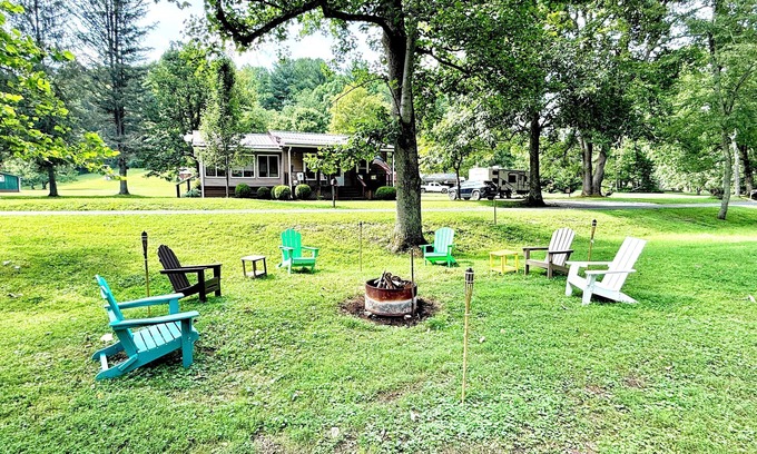 Valley Bend Cottage | Charming 2 BR, minutes from Audra State Park & nestled on Buckhannon River.