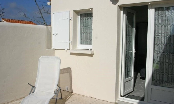 Dolus-d'Oleron House | Charming 2-Person House with Terrace, Garden & WiFi – Near Shops & Cycle Paths