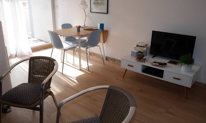 Sete Apartment | Charming 2-room apartment, city center, loggia, parking