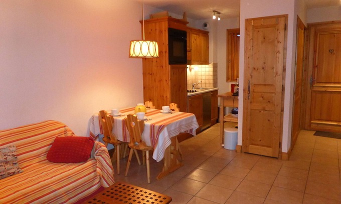 Les Houches Apartment | Charming 2-Room Cabin Apartment for 6 in Quiet Location, Les Houches