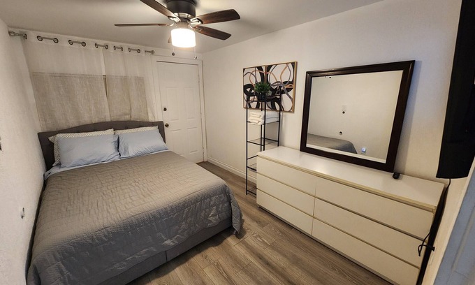 Los Angeles House | Charming 2bedroom home in wonderful Los Angeles with WiFi/AC and minutes to LAX.