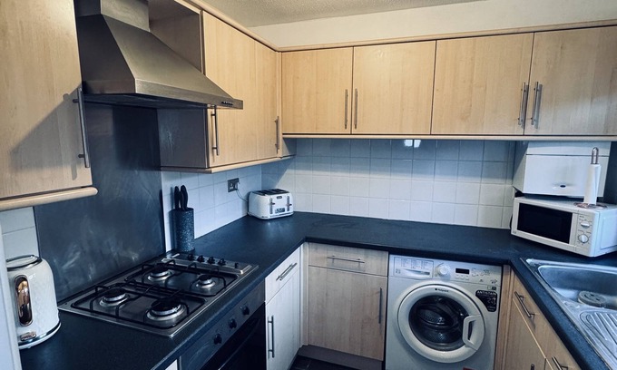 Abbey Condo | Charming 2BR Home Minutes from central London