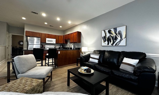 Johnson City House | Charming 2BR Townhome w/Garage + Modern Comforts