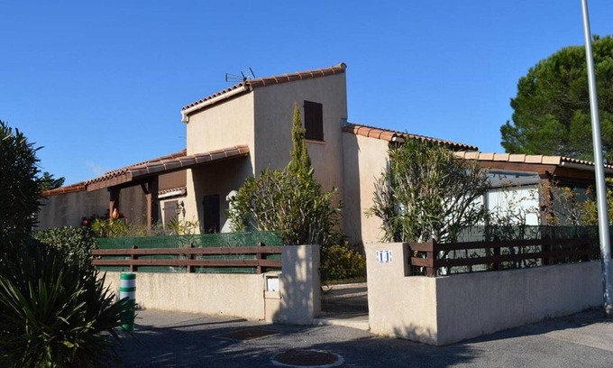 Saint-Cyprien Plage House | Charming 2BR Villa with Terrace, A/C, Pool Access, Near Beach