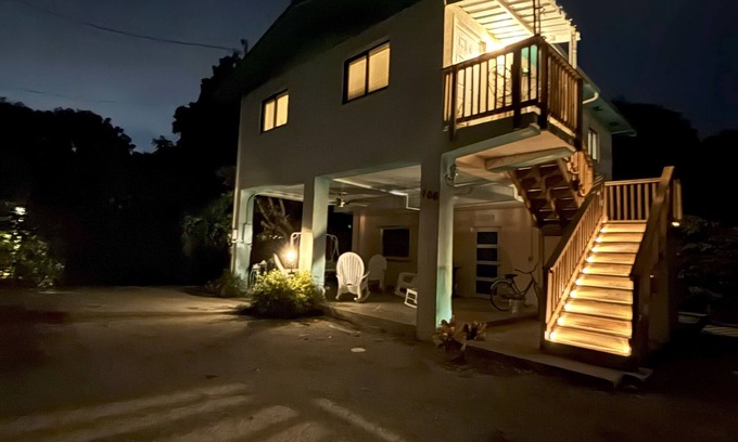 Monroe County House | Charming 3/2 in beautiful Tavernier, FL