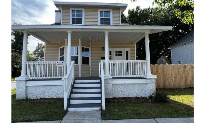 Portsmouth House | Charming 3-Bdrm Gem! Sleeps 6, Near Casino & All