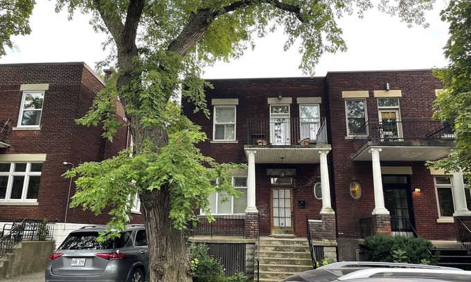 Outremont House | Charming 3+bed family home with garage and garden in quiet leafy Outremont