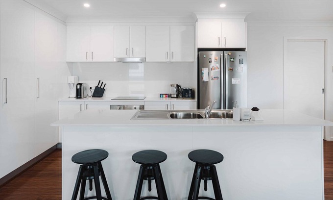 Coombs House | Charming 3-Bed Home with Everything You Need