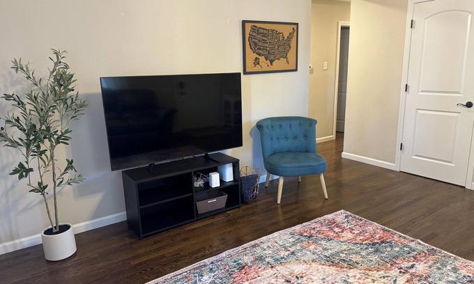 Maryland Heights House | Charming 3-bedroom house with AC, WiFi in wonderful Maryland Heights